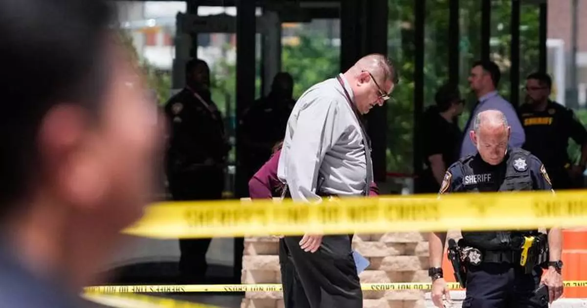 Texas deputy wounded, suspect held in shooting outside Houston courthouse, authorities say