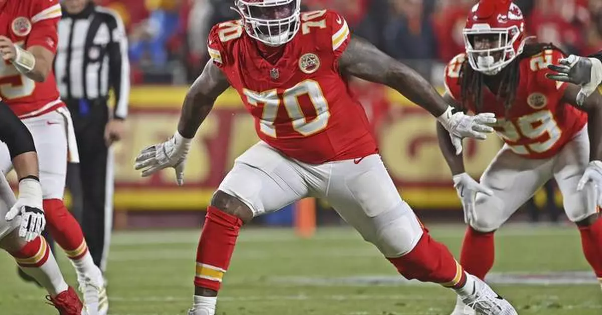 49ers agree to contract with free agent tackle D.J. Humphries