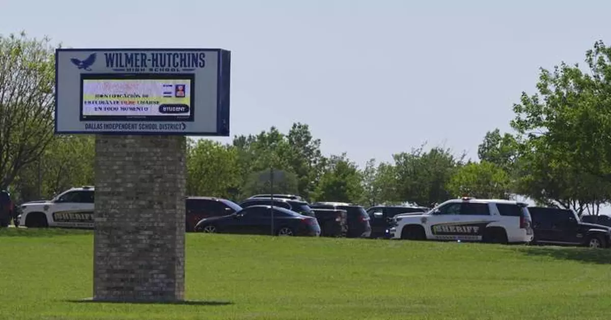 Student who shot 4 at Dallas high school was targeting specific student, school police chief says