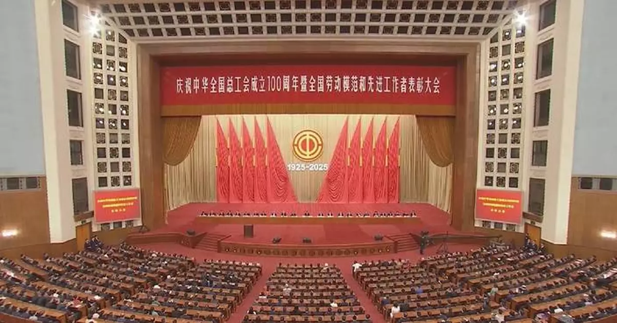 Xi stresses pooling strength of working class for rejuvenation of Chinese nation