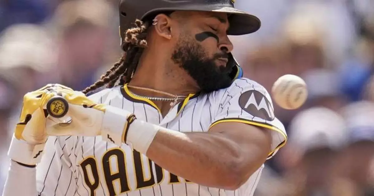 Tatis and Machado each drive in 2 runs as the Padres beat the Cubs 4-2