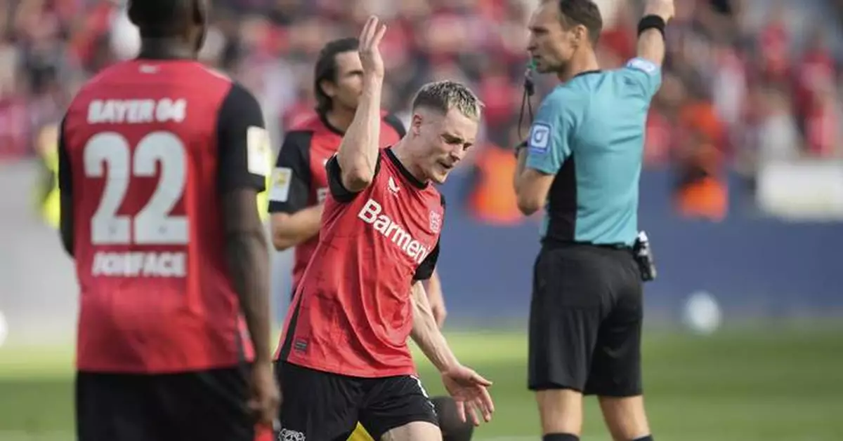 Bayern spurns chance to go 8 points clear in Bundesliga as Dortmund draws 'Klassiker' 2-2