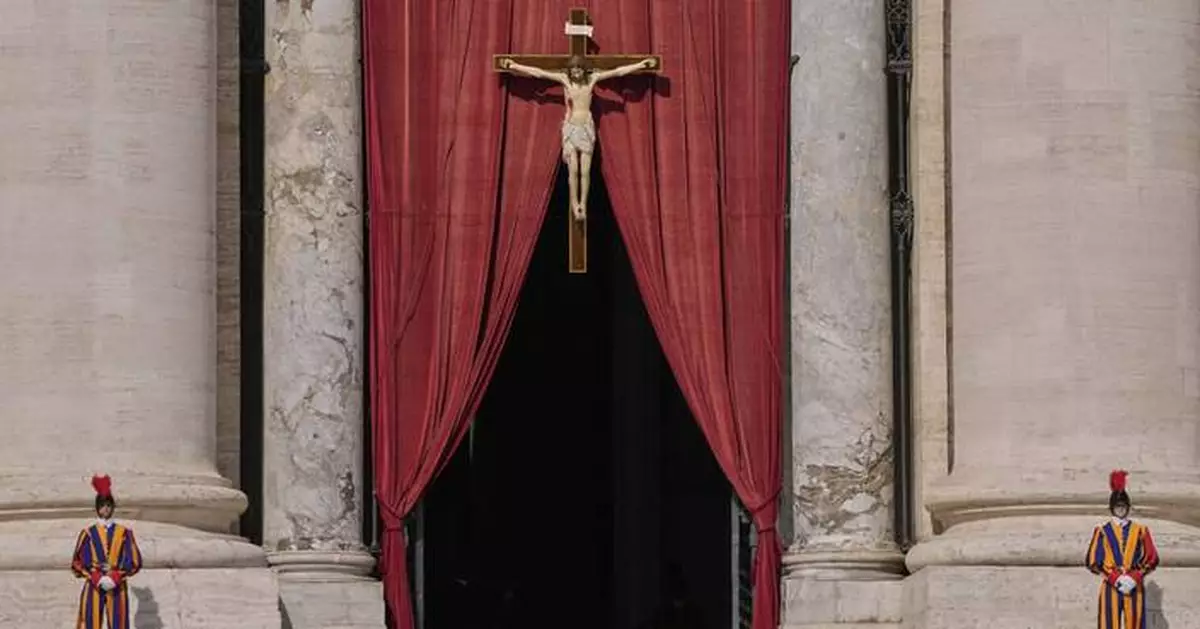 PHOTO COLLECTION: Vatican Pope Procession