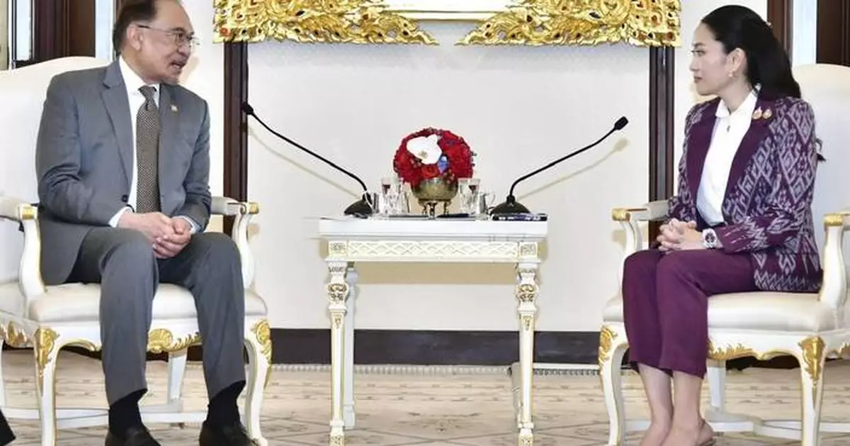 Myanmar's military leader is in Thailand for talks on earthquake relief