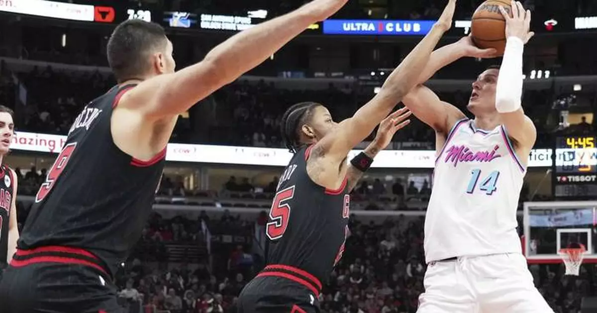 Heat's Herro raises eyebrows by going for late 3 rather than open layup in loss to Bulls