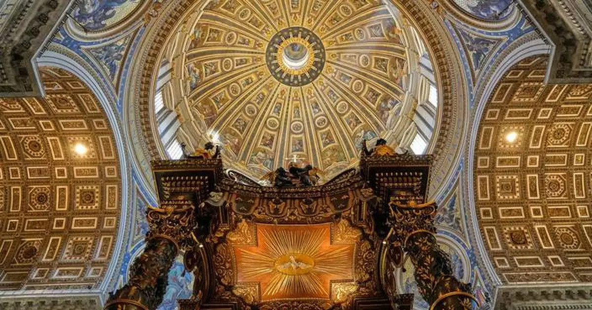 PHOTO COLLECTION: Vatican St Peter's Basilica