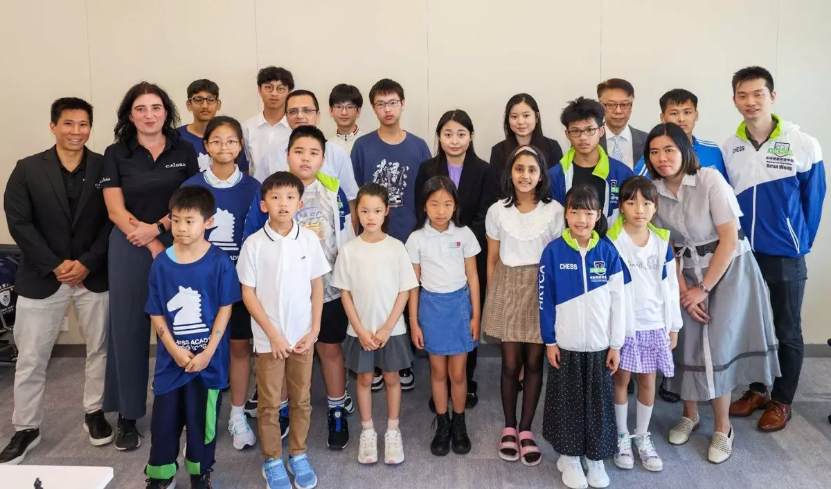 Five-Time World Champion, GM Ju Wenjun with Hong Kong Chess Players.