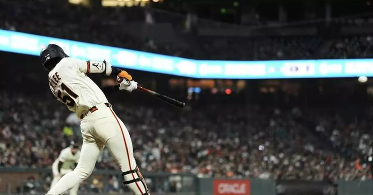 Wilmer Flores hits go-ahead homer and Jung Hoo Lee adds RBI triple as Giants beat Brewers 5-2