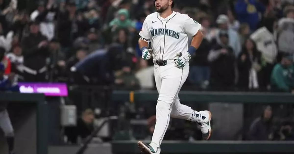 Seattle's Cal Raleigh reaches 100 career HRs by going deep twice at Cincinnati