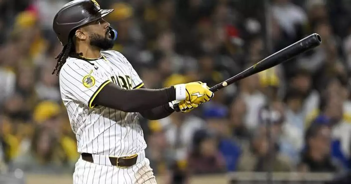 Tatis homers twice as Padres beat Cubs 10-4 to improve to 11-0 at home