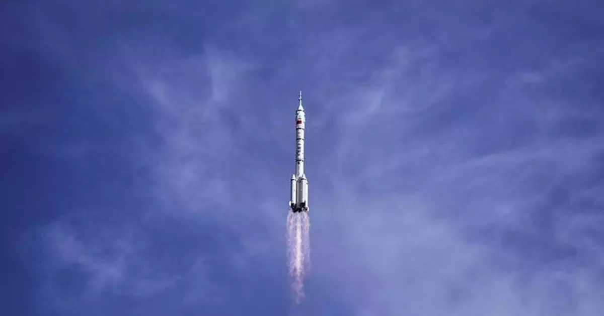 Chinese astronauts' return to earth delayed owing to weather