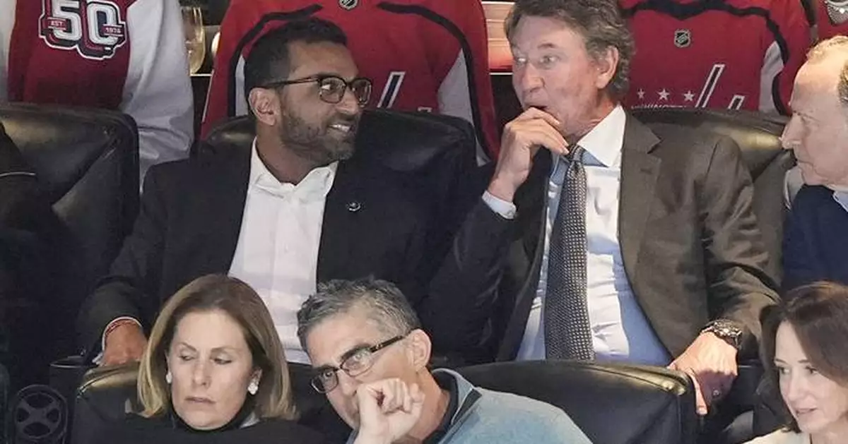 Wayne Gretzky says he has 'no political power' over the president or prime minister