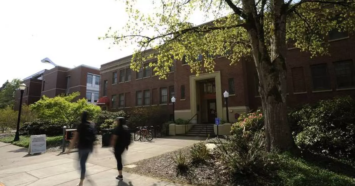Federal judge orders US to restore visas of 2 international students in Oregon