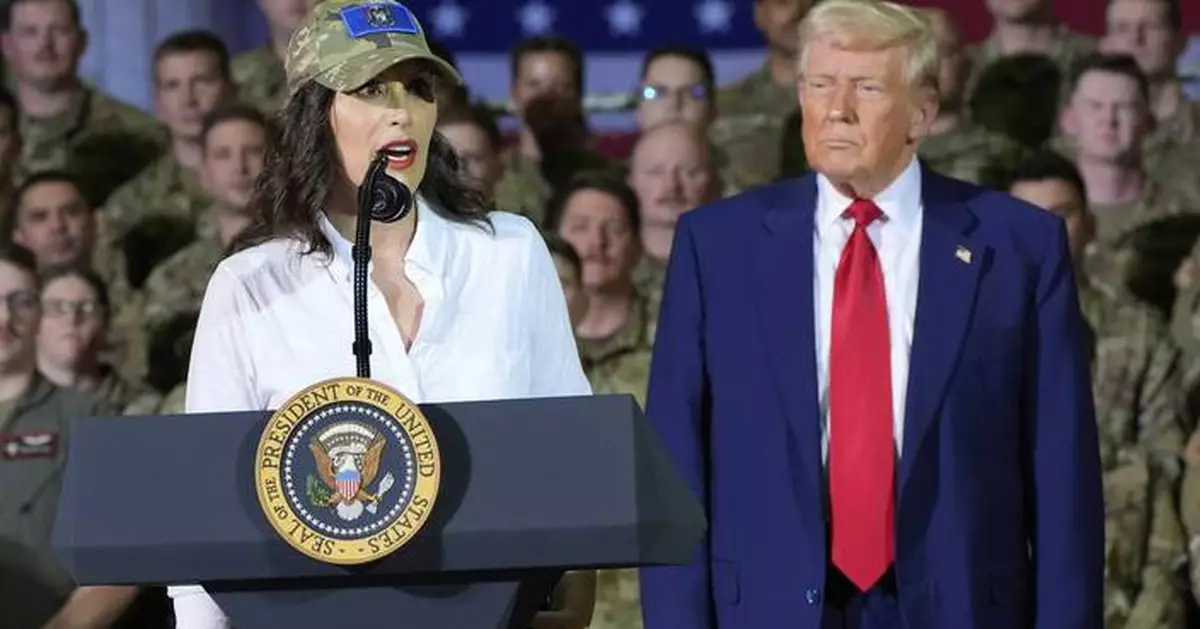 Trump greets Whitmer with a hug and gives her a win — new jets for Michigan airbase