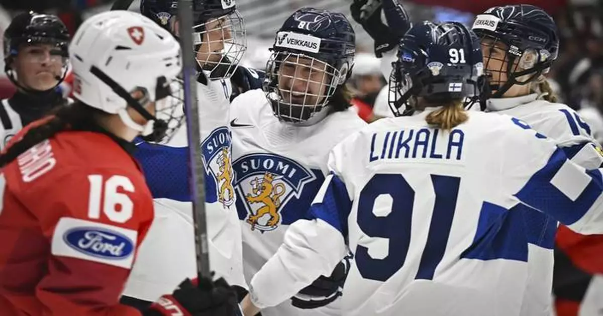 Canada cruises past Czechs on Poulin's 2 goals and five-goal final period at women's worlds