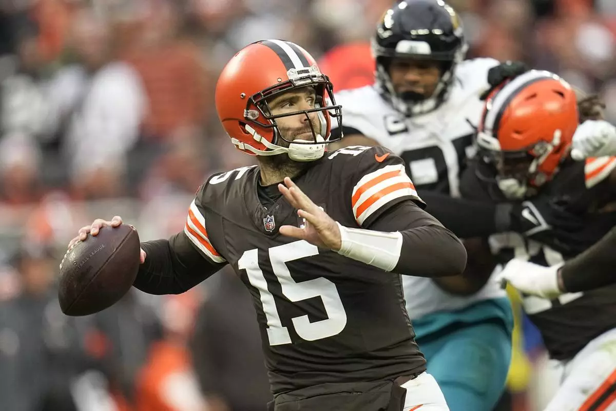 FILE - Cleveland Browns quarterback Joe Flacco throws in the second half of an NFL football game against the Jacksonville Jaguars, on Dec. 10, 2023, in Cleveland. (AP Photo/Sue Ogrocki, File)