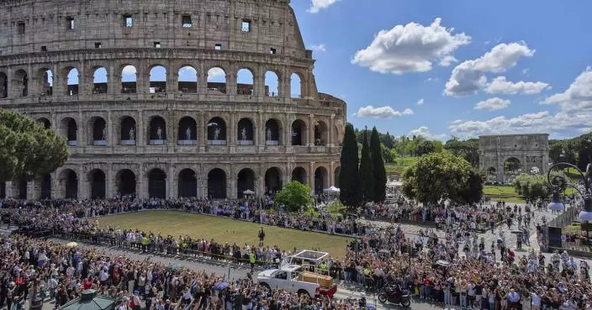 PHOTO COLLECTION: Vatican Pope Funeral Procession