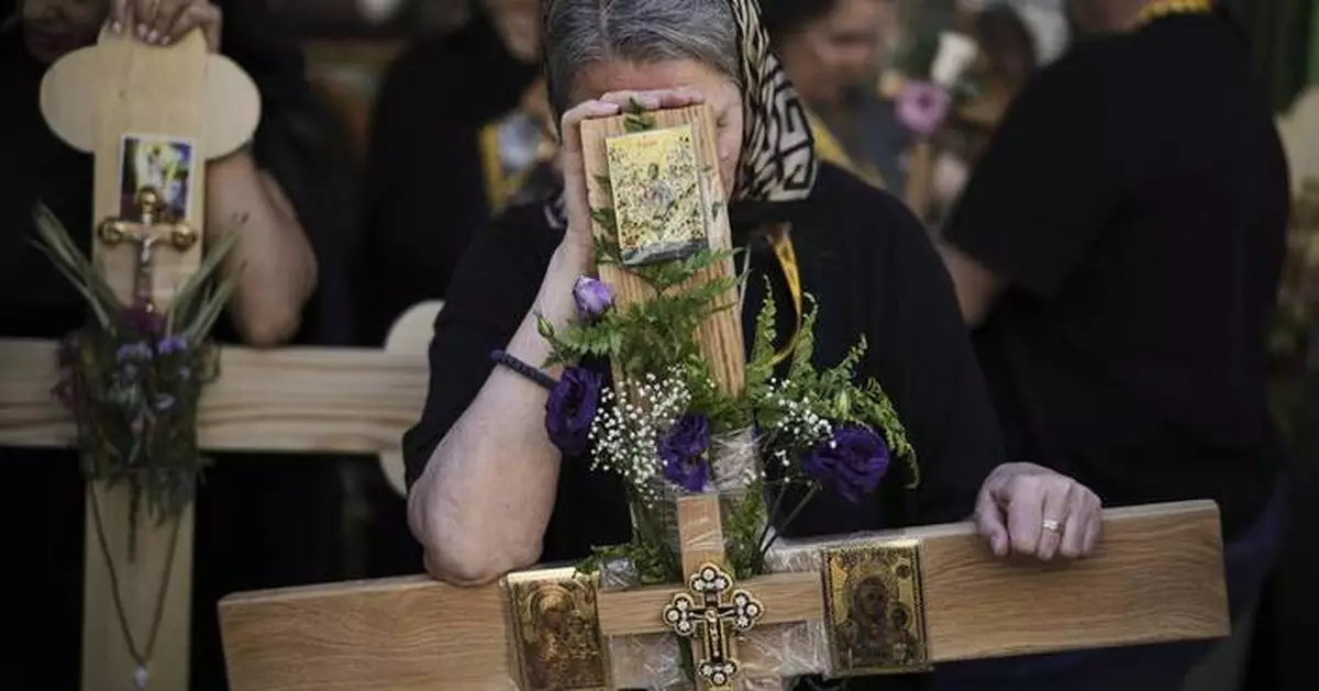 PHOTO COLLECTION: Good Friday Around the World