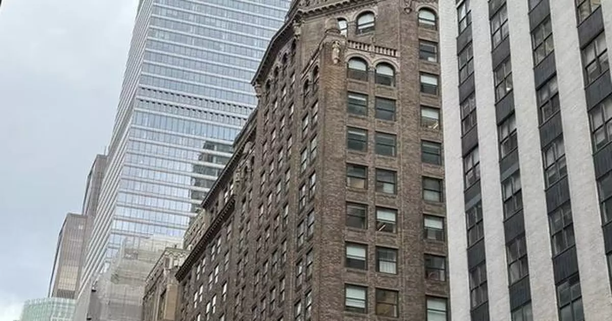 KOREAN LENDERS AND OCEAN WEST CAPITAL PARTNERS FORECLOSE ON MIDTOWN MANHATTAN OFFICE BUILDING