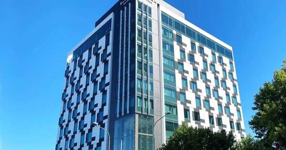 Otis Elevator Integrates with a Delivery Robot at New Zealand Hotel