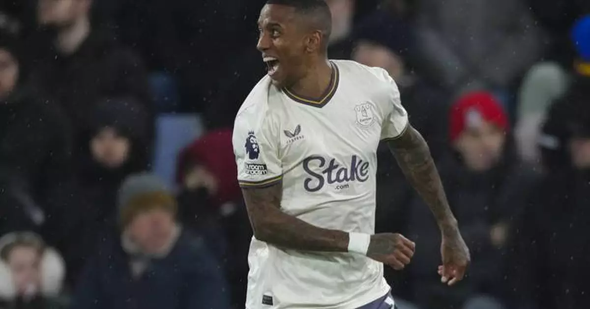 Ashley Young to leave Everton as a free agent