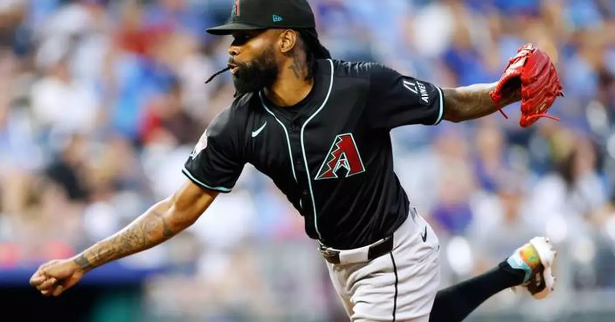 Miguel Castro makes White Sox debut after coming over in a trade with the Astros