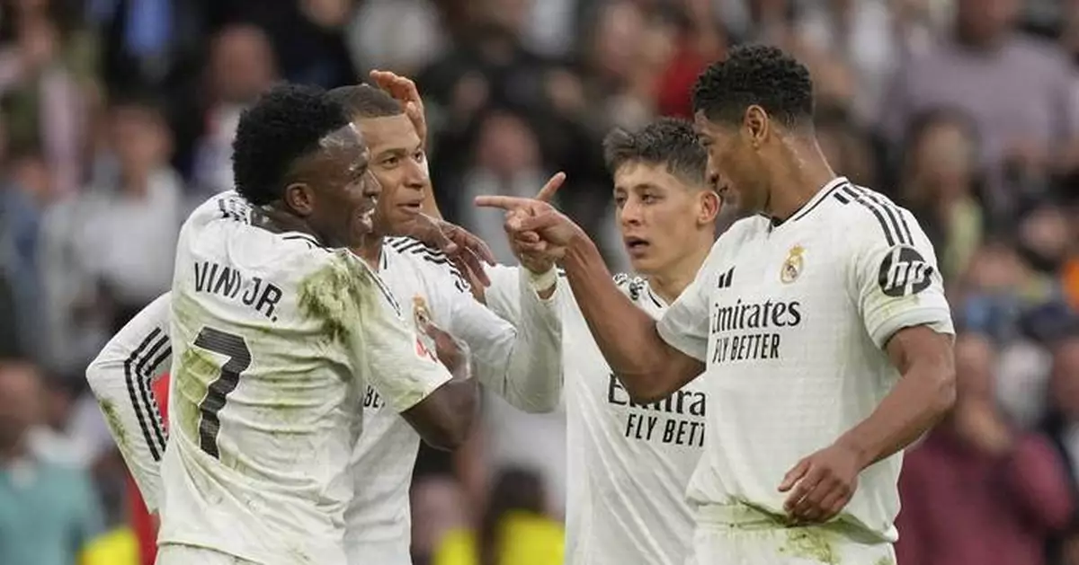 Mbappé scores twice and Madrid wins again to trail Barcelona by 4 points ahead of 'clasico'