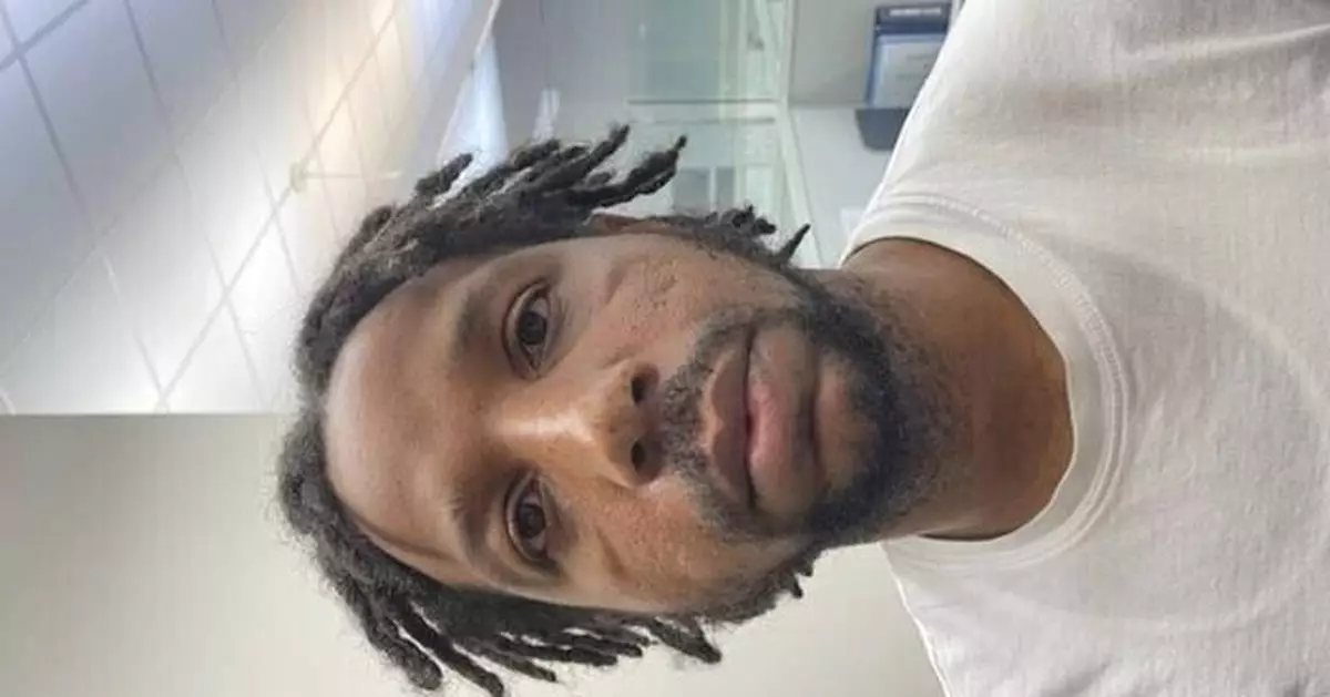 New Orleans jail worker thought he was unclogging a toilet, not helping 10 escape, lawyer says