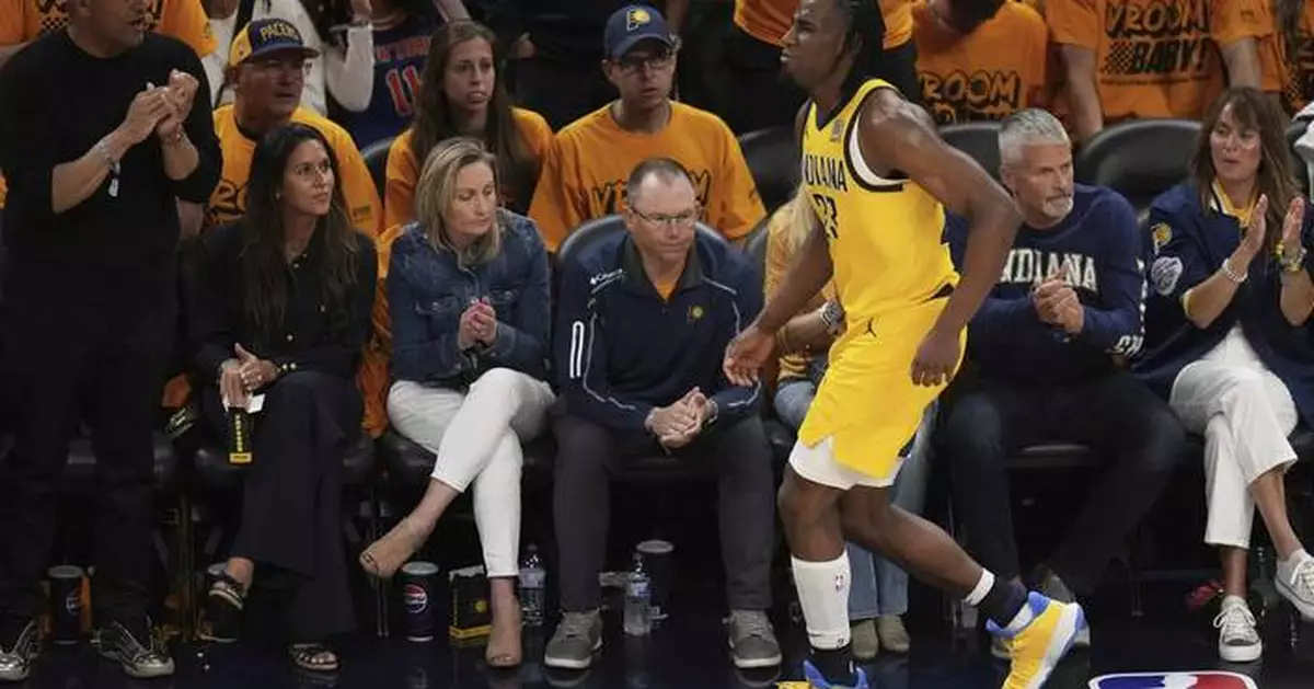 Pacers lose Aaron Nesmith with right leg injury during 3rd quarter of Game 3 vs. Knicks