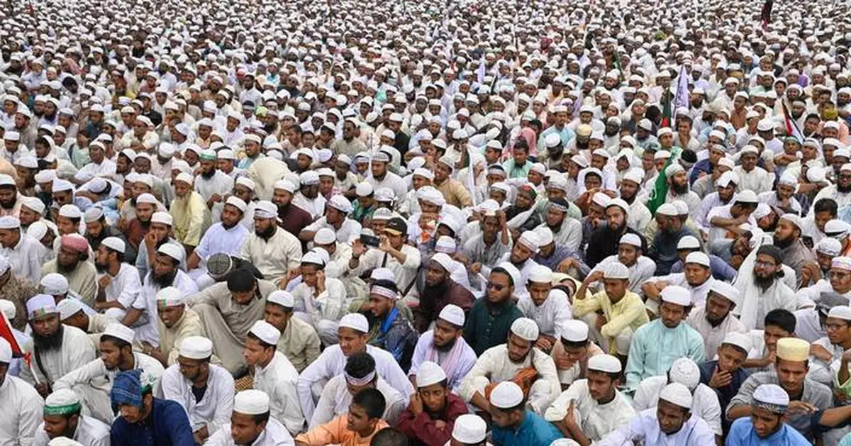 Thousands of Islamists rally in Bangladesh against proposed changes to women's rights