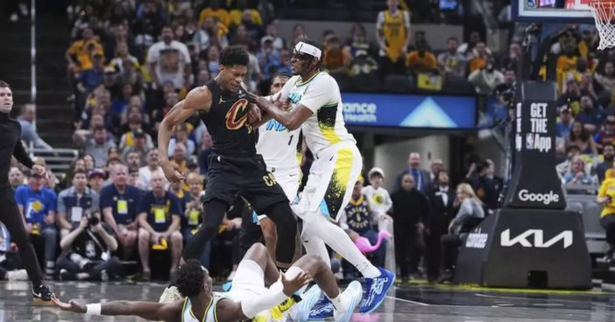 Pacers' Bennedict Mathurin ejected after hitting Cavs' Hunter in the chest with a closed fist