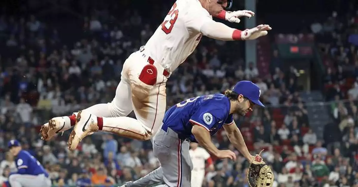 Red Sox place Romy Gonzalez on IL, still don't plan to use Devers at first