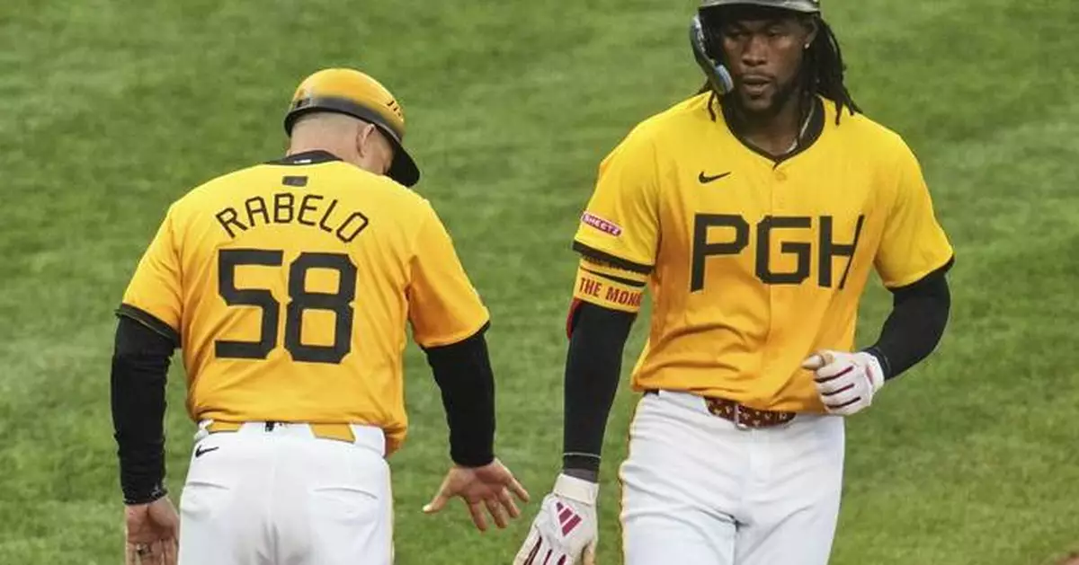 Adam Frazier scores on wild pitch in the bottom of the 10th to lift the Pirates past the Brewers 6-5