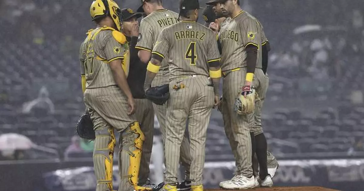 Machado and Bogaerts lead 8th-inning rally as Padres beat Yankees 4-3 for 6th straight win