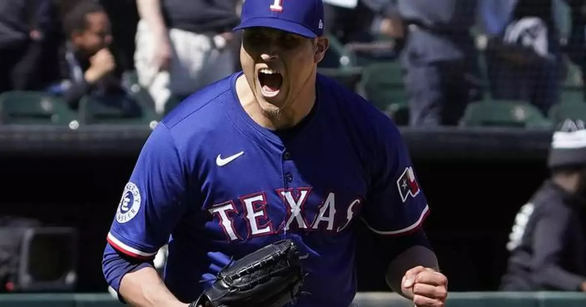 García hits a big 2-run double as the Rangers stop a 6-game slide by edging the White Sox 5-4