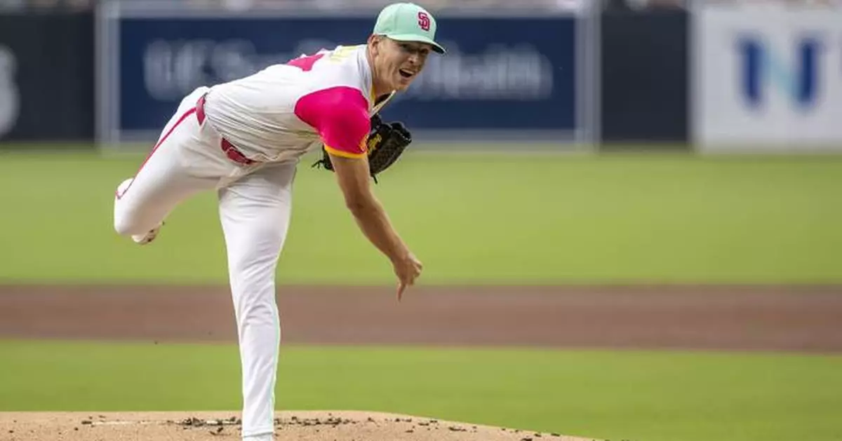 Suarez gets huge strikeout as the Padres beat the Pirates for the 10th straight time