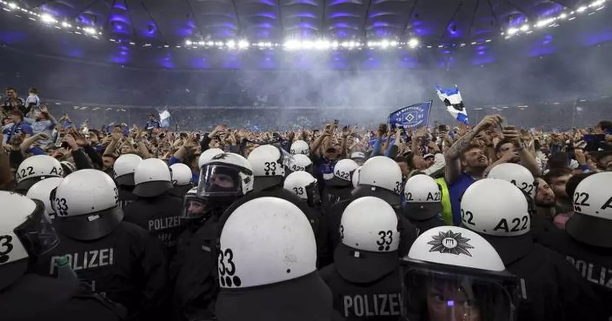 Many Hamburger SV fans seriously injured in Bundesliga promotion celebrations