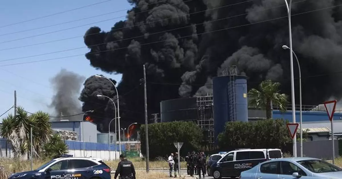 Regional health alert issued in Spain after explosion at a chemical plant near Seville