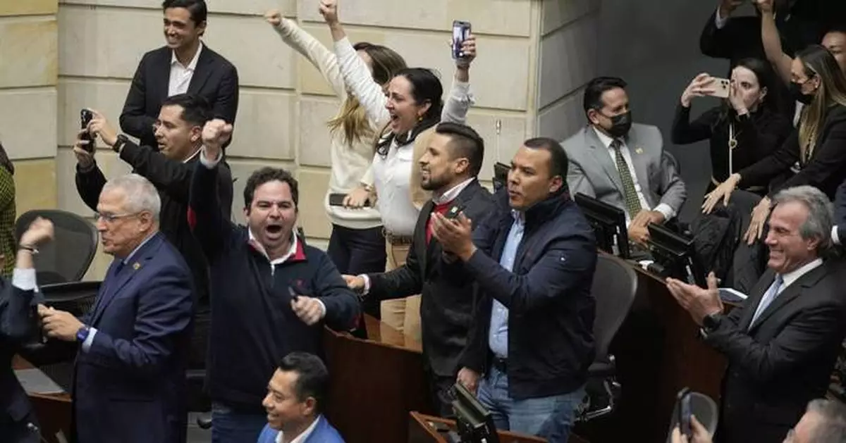 Colombian lawmakers reject president's labor reform referendum