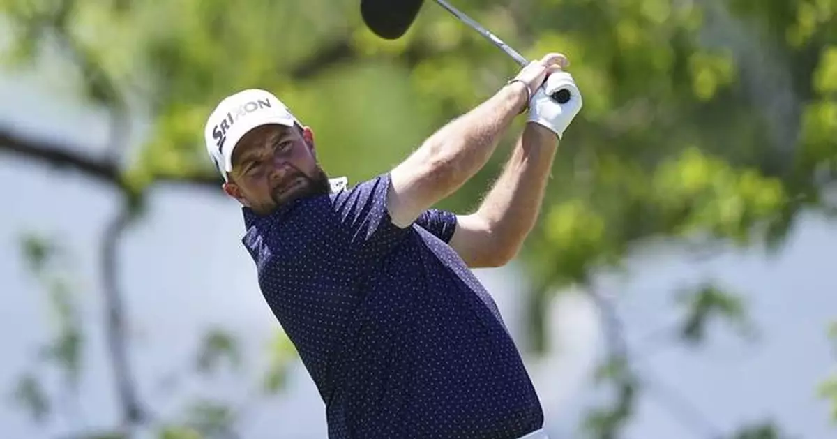 Straka, Lowry handle blustery conditions at Truist, head into final round tied at Philly Cricket