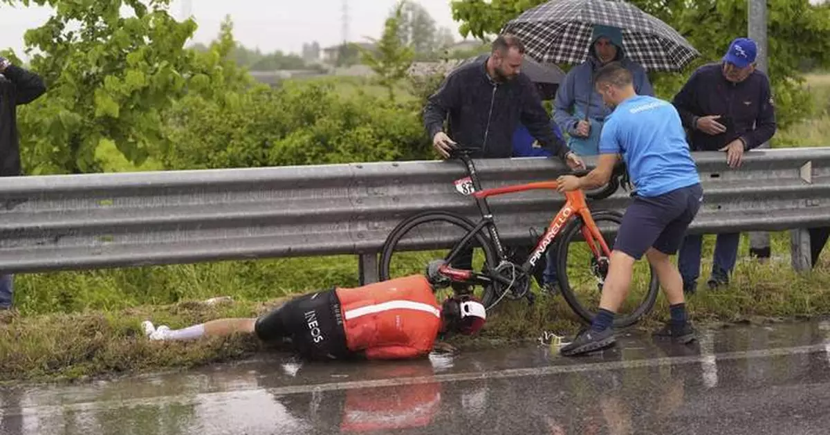 Mexico's Del Toro just barely maintains Giro lead in 16th stage after Carapaz attacks