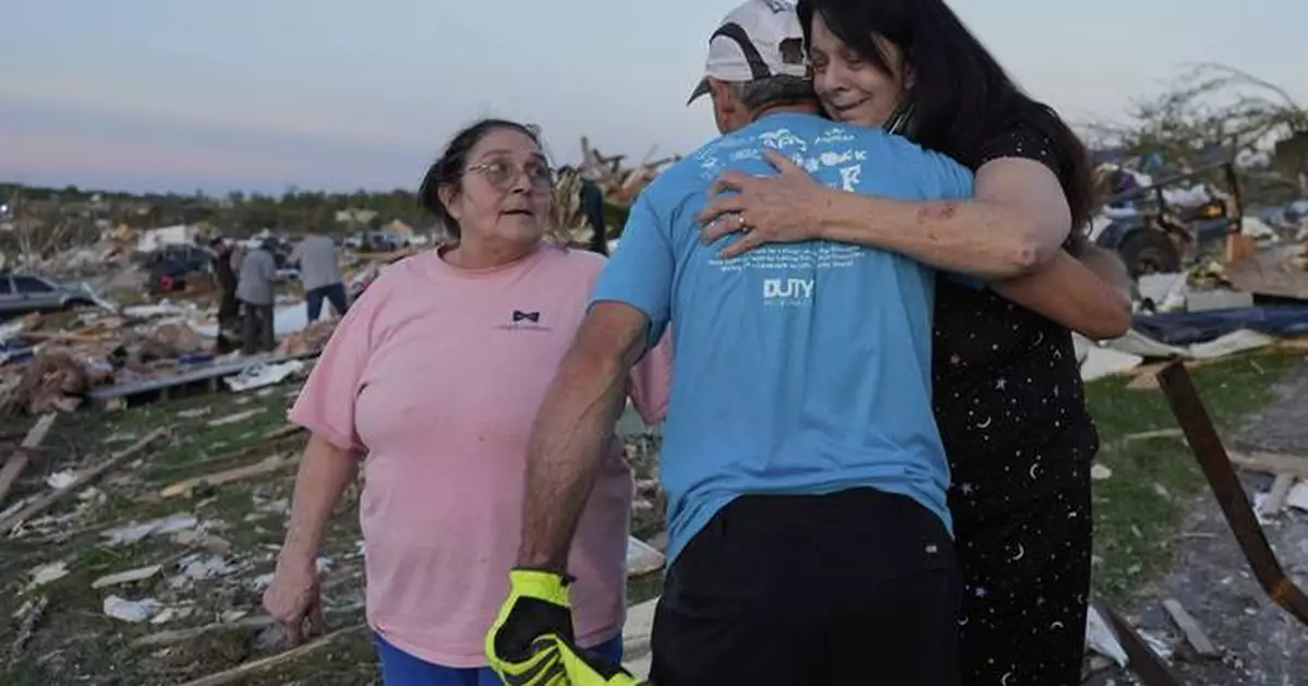 Residents dig out from tornado damage after storms kill 28 in Kentucky, Missouri and Virginia