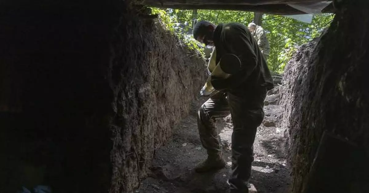 As political theater took center stage in Turkey, the war went on in Ukraine. Kyiv has few options