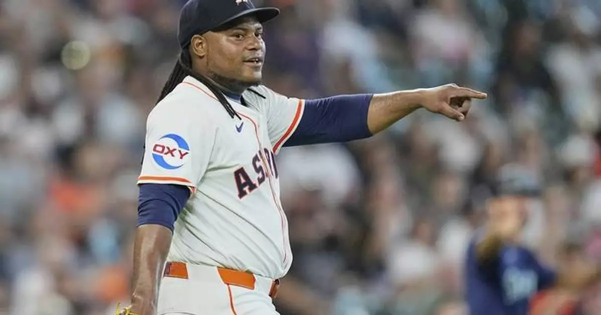 Astros capitalize on Mariners' early errors and hold on for 2-1 win