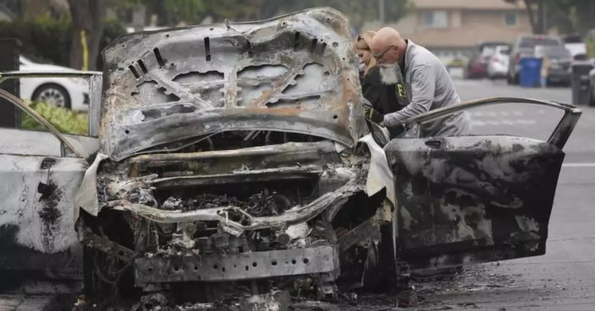 Runway lights weren't working as pilot tried to land at foggy San Diego airport before fatal crash