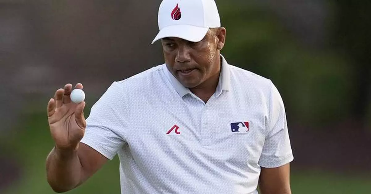 PGA has strong field and big surprise: Jhonattan Vegas leads at 64 as stars fail to shine