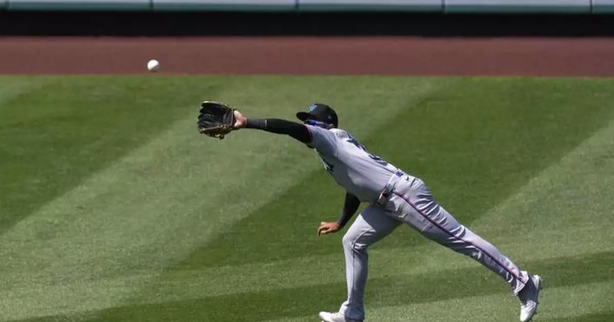 Marlins place OF Derek Hill on IL and bring up Victor Mesa Jr. from minors