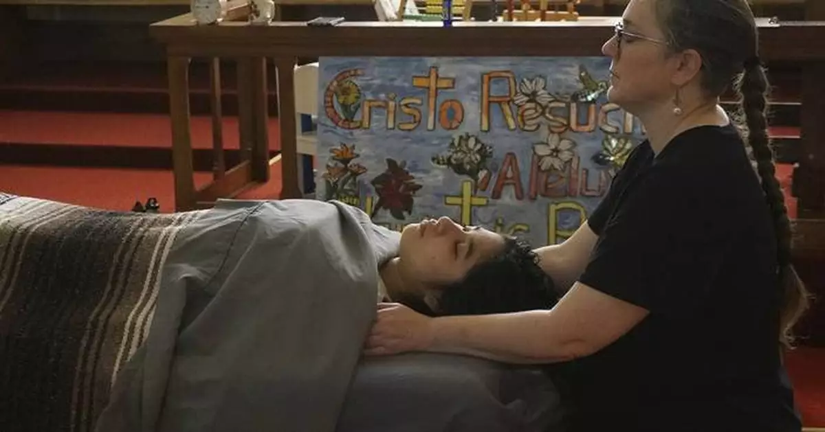 Altar acupuncture: A Minneapolis church brings well-being sessions to its migrant ministry