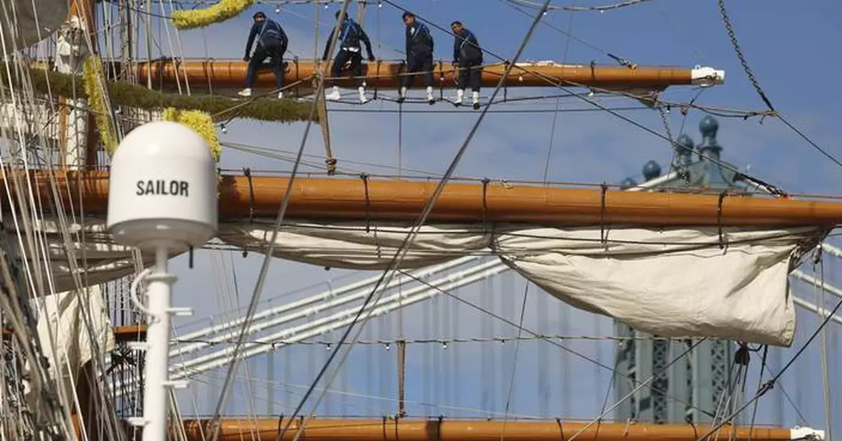 Turbulent waters may have contributed to Mexican tall ship's crash into Brooklyn Bridge