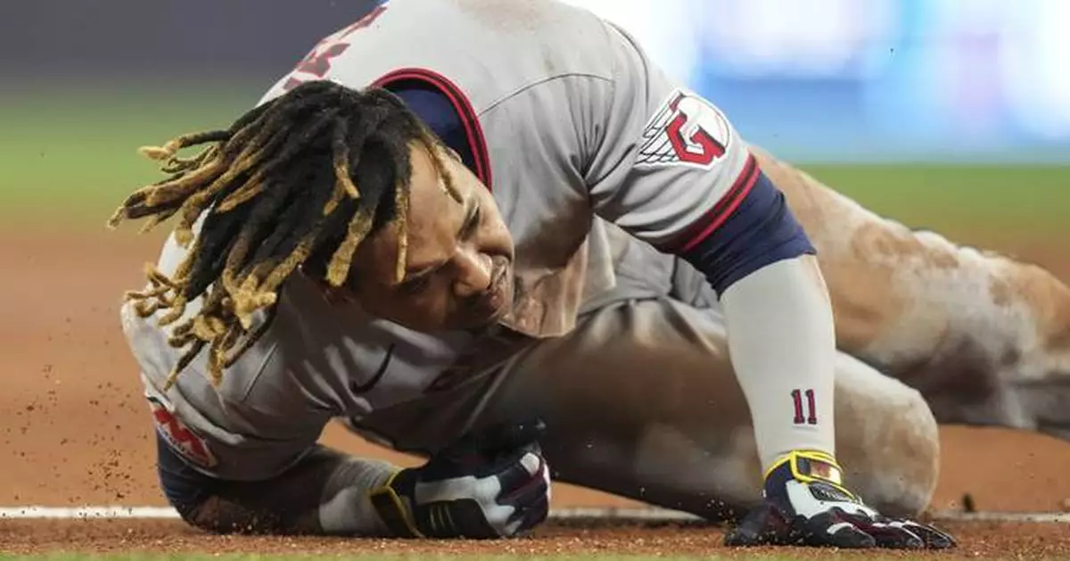 Ramírez returns to Guardians' lineup after missing time because of a sprained right ankle